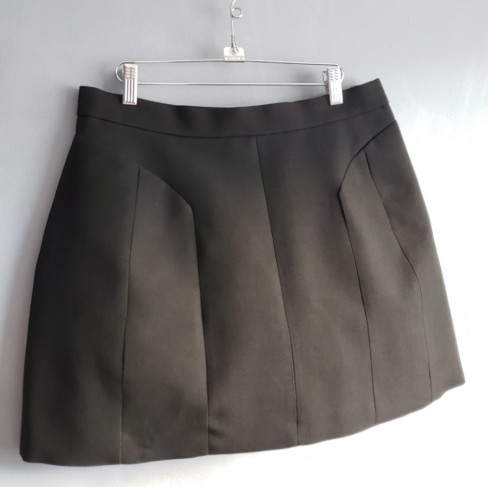 NWT, ZARA BLACK STRUCTURED, PADDED MINI SKIRT, SIZE XL